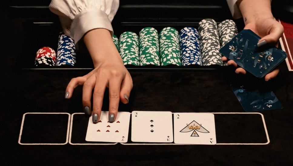 Trình tự diễn ra trong ván bài Poker tai Sunwin